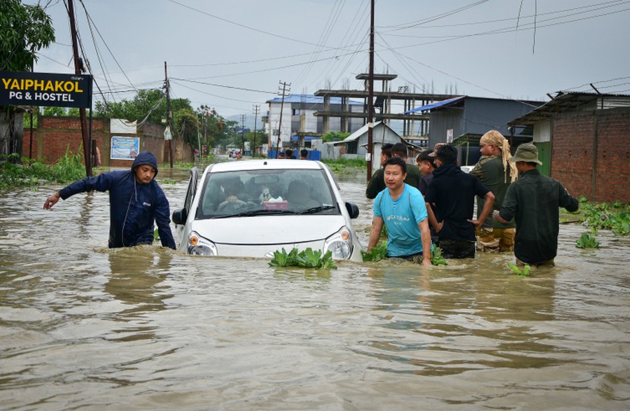 Bangladeş te sel suları çekilmedi 