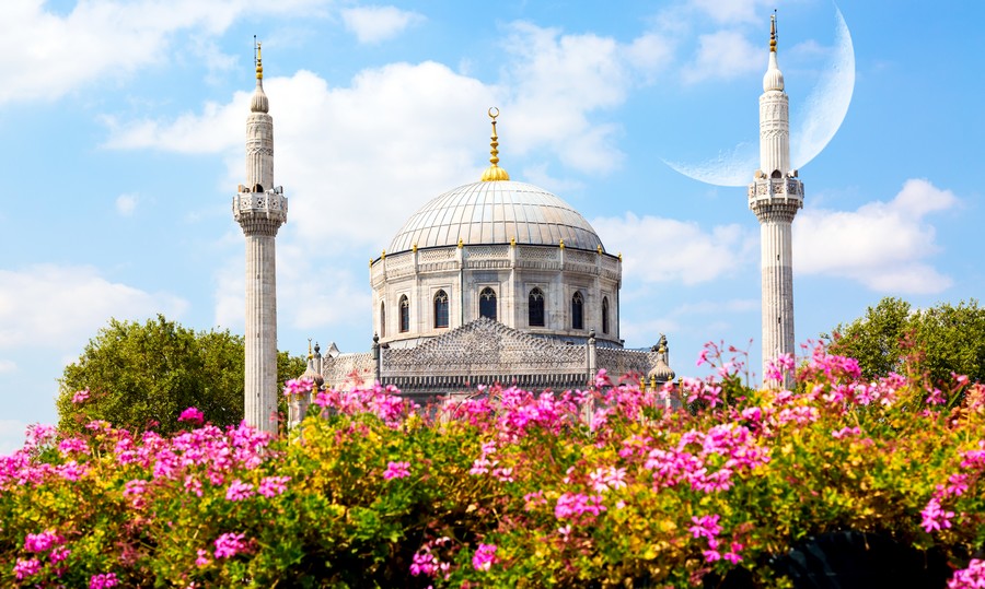 İslâm ile evrene yayılan sevgi, adalet, merhamet