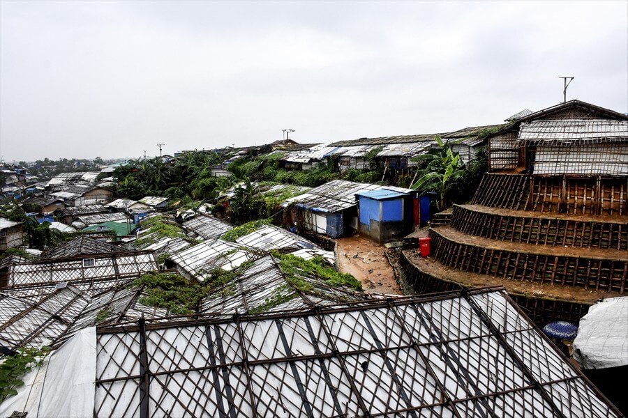Kasırga mağduru Arakanlılar çıkış arıyor