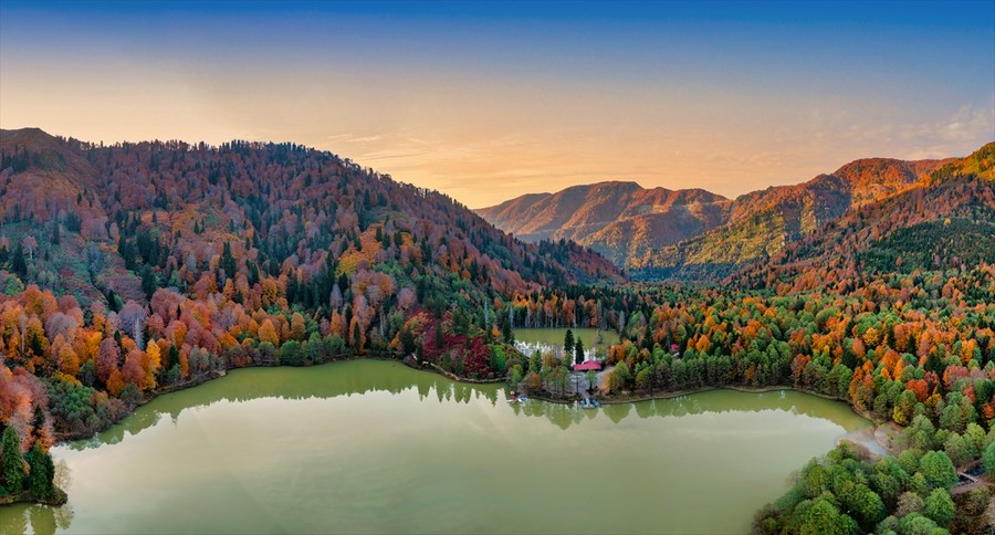 Borçka Karagöl de sonbahar renkleri