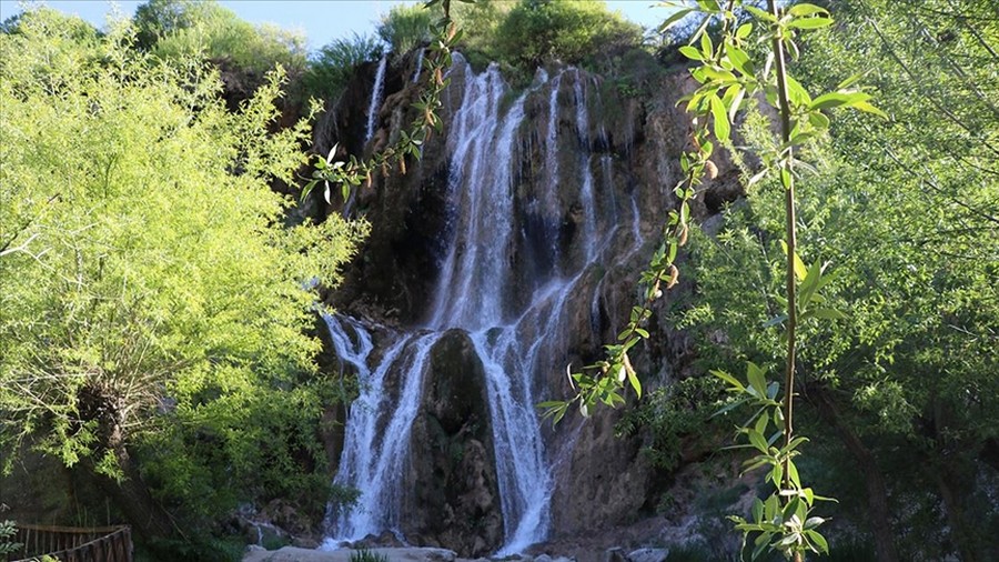 Girlevik Şelalesi D. Anadolu turlarının uğrak yeri oldu