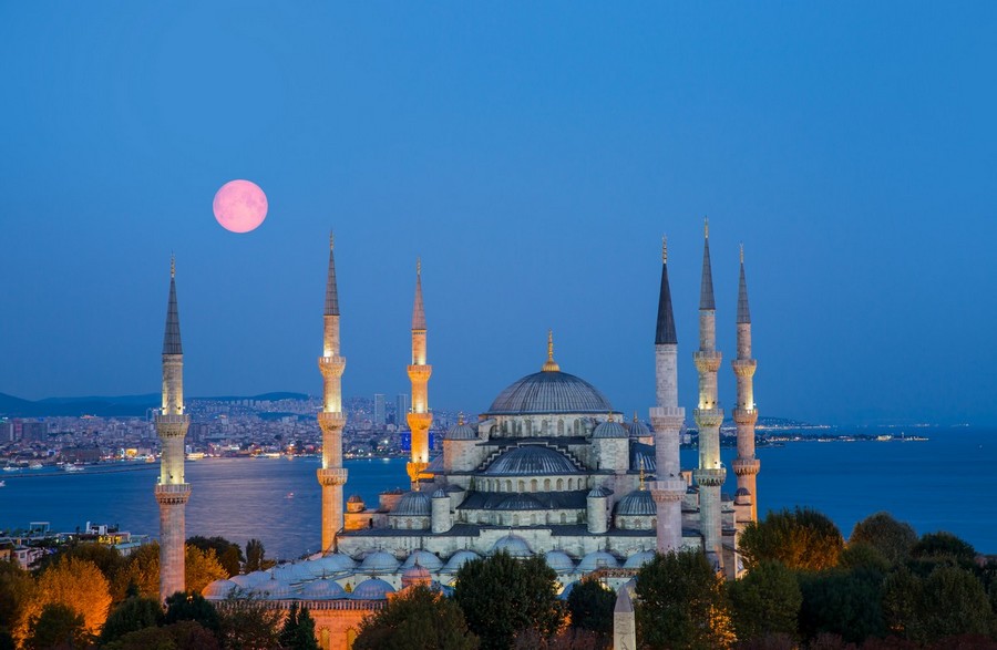 AKRA‘da 1447 Berat Kandili Özel Yayını