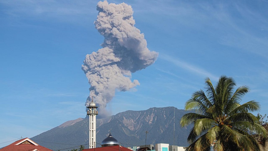 Endonezya daki Marapi Yanardağı yeniden hareketlendi
