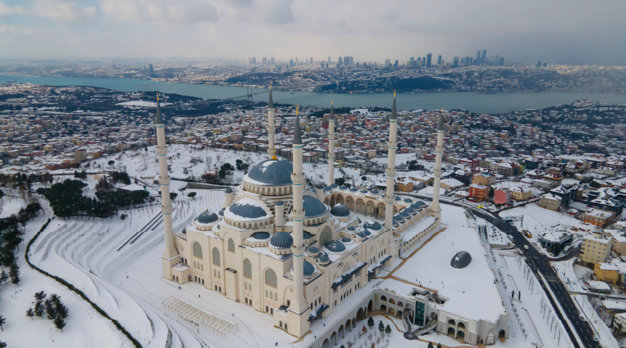 Beyaz BEREKET: Yurdu etkisi altına aldı