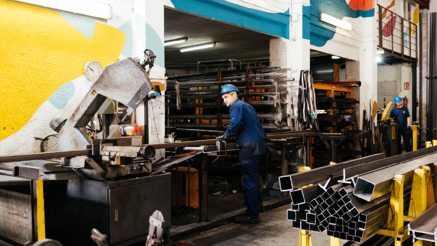 ­İş dünyasında yetkin çalışan arayışı