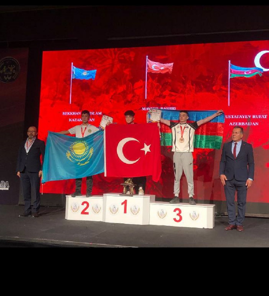 Server Sporcularından Bilek Güreşinde Dünya Şampiyonluğu