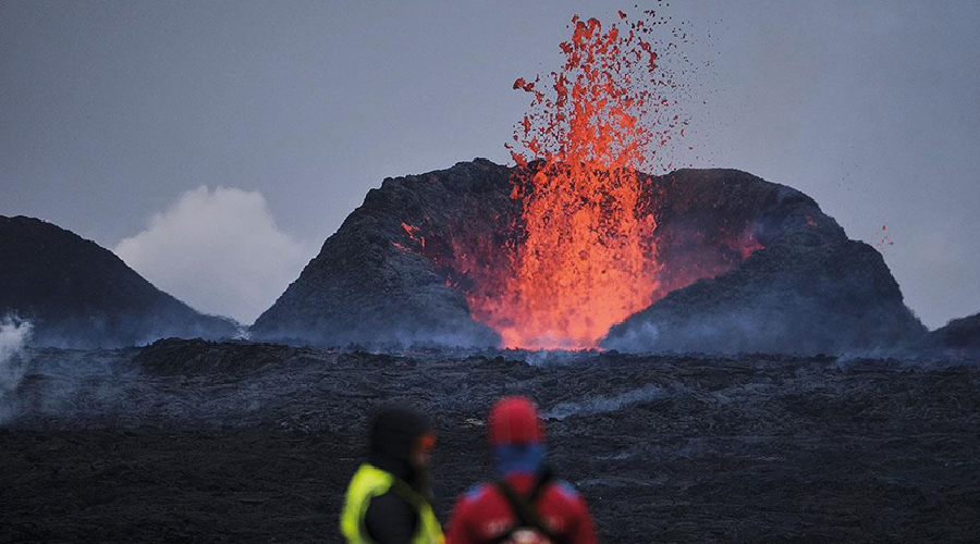 Buzların ülkesinde yanardağ alarmı