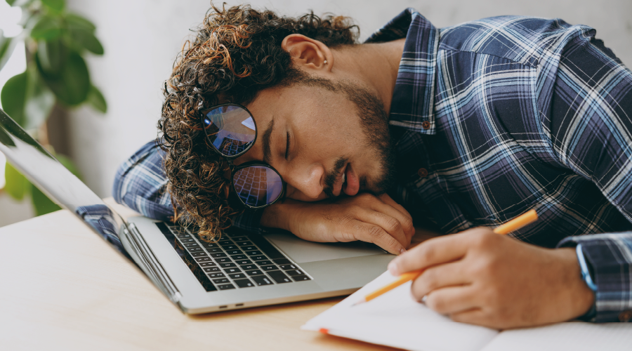 Uyku sorunu yaşayan gençlere “sabah güneşi” uyarısı