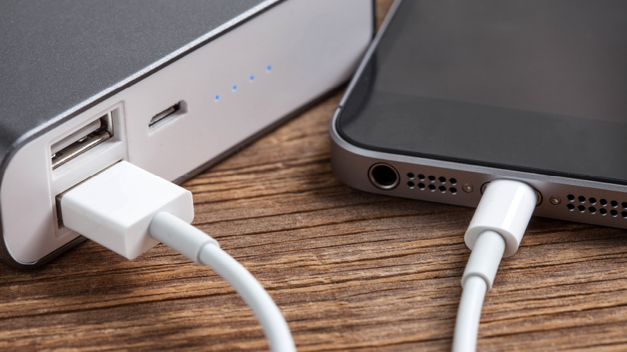 Ortak alanlarda telefon şarjında güvenlik riski