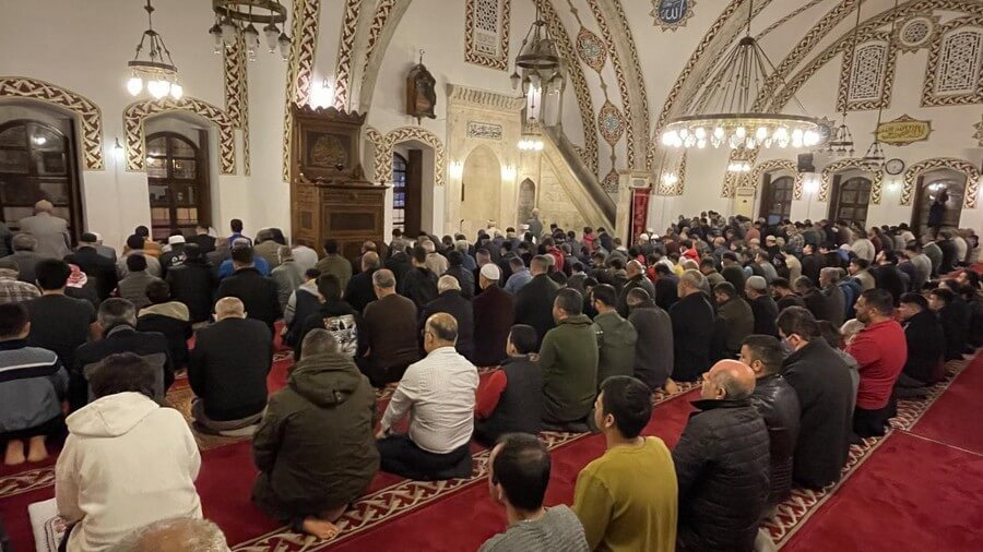 Camilerde Teravih coşkusu