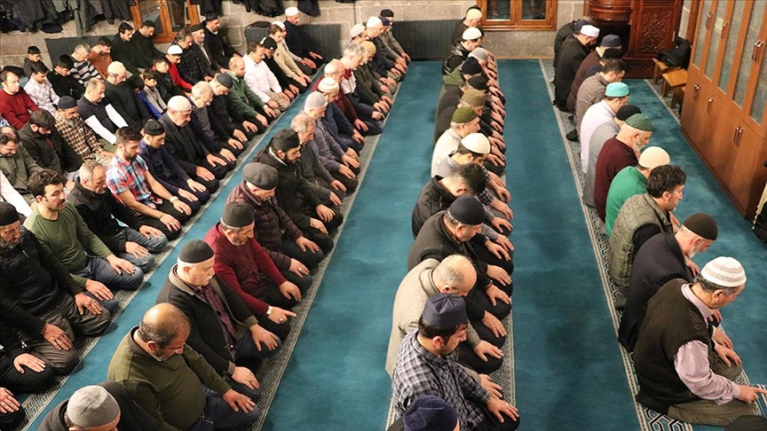 Erzurum'da tarihi camilerde hatimle teravih 