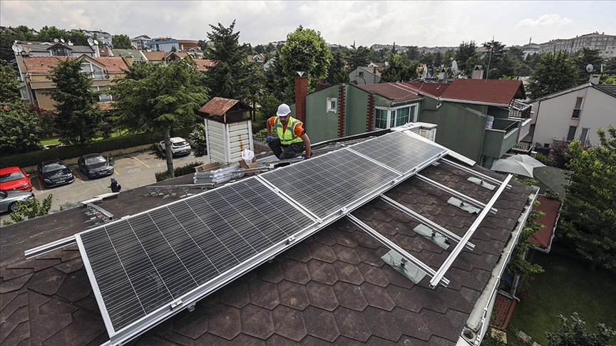 Güneş panelleriyle çatılardan enerji sağlanabiliyor