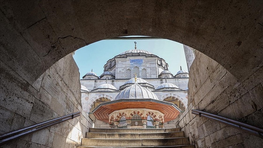 Hacerülesved taşının 5 parçası İstanbul da